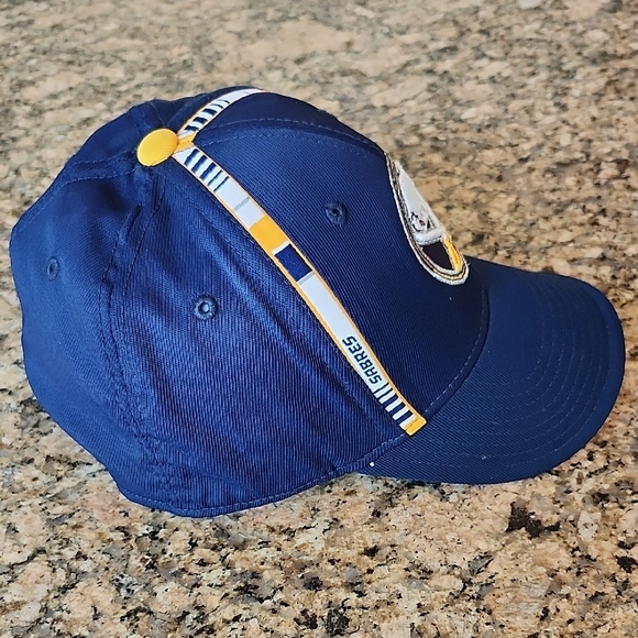 Buffalo Sabre Vintage‎ Reebok Hat - Picture 4 of 5